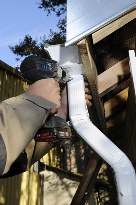 Vis autoforeuse aluminium noir sablé 2100 X 10